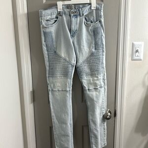 “Bullhead Denim Co. Light Blue Distressed Skinny Jeans- Size 31"